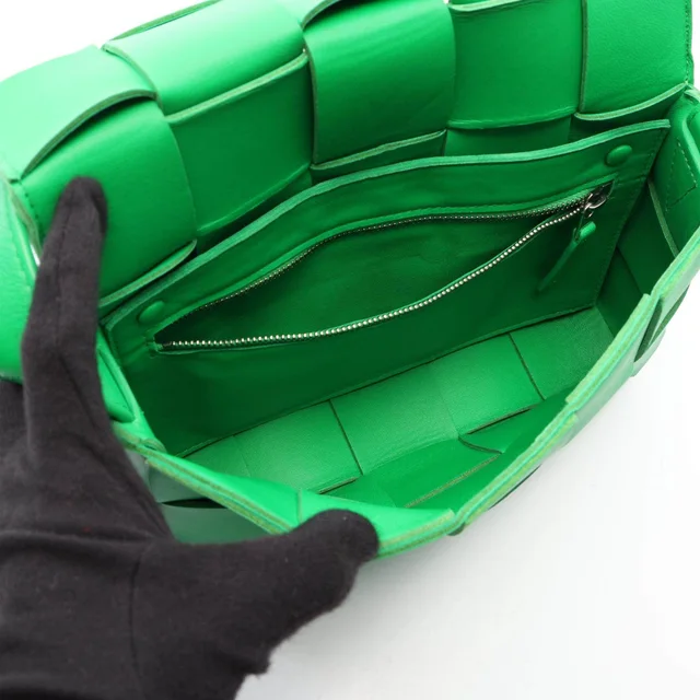 Bottega Veneta Cassette Leather Shoulder Bag in Leather from LuxUness, photo 2 of 2