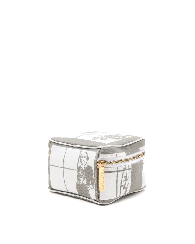 Chanel Vanity Pouch in Canvas from A Retro Tale, photo 3 of 9