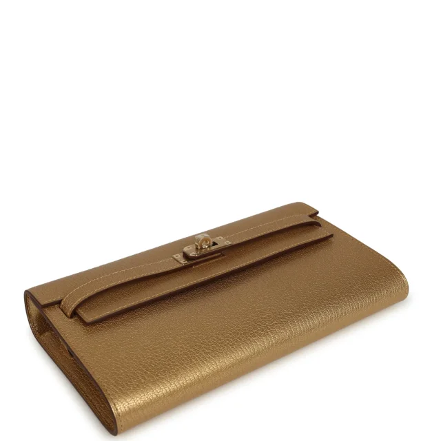 Hermès Kelly Wallet To Go Dore Chevre Chamkilight Permabrass Hardware in Gold Goatskin from Madison Avenue Couture, photo 3 of 10