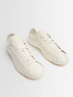 adidas Originals Low-top sneakers with lace-up fastening in 0% Calf, photo 2 of 4 from LUISAVIAROMA
