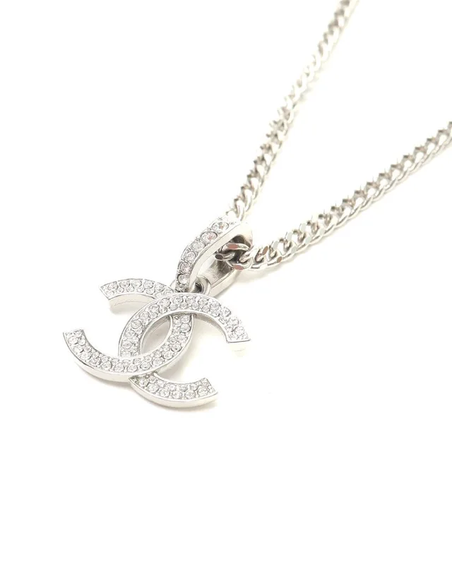 Chanel Coco Mark Pearl Necklace from A Retro Tale, photo 3 of 4