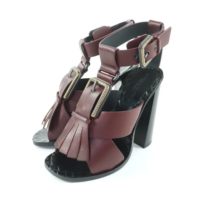 Bottega Veneta Leather Sandals in Leather from LuxUness