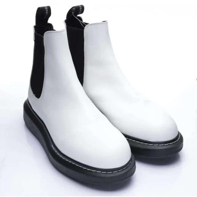Alexander McQueen Chelsea Boots EUR 39 Weiß from Buddy And Selly