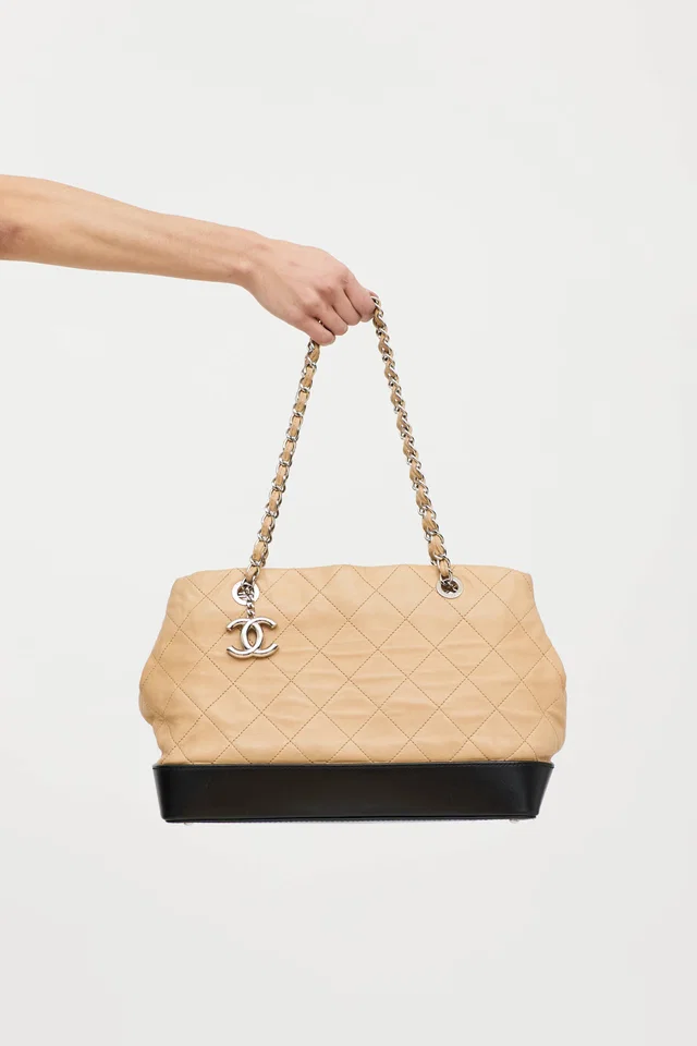 Chanel 2010 Quilted VIP Contrast Tote Bag in Leather from VSP Consignment