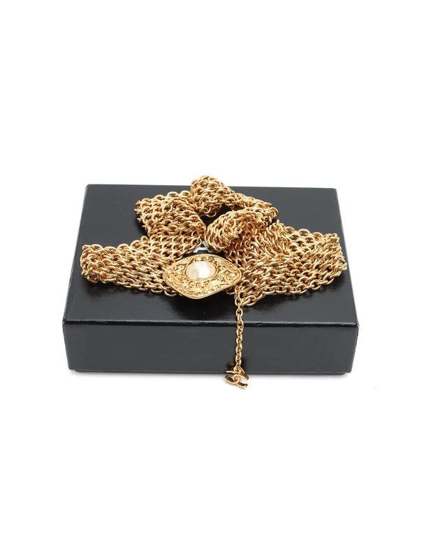Chanel Chain Belt from A Retro Tale, photo 2 of 5