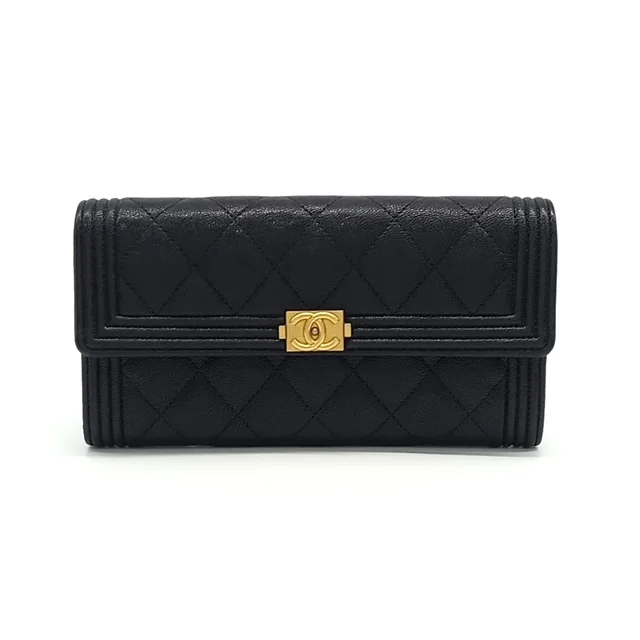 Chanel 샤넬 캐비어 보이 장지갑 from GUGUS, photo 1 of 1