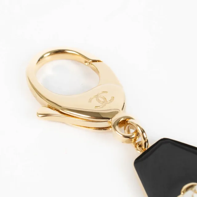 Chanel Holiday 2025 Harlequin Charm from Labellov, photo 4 of 5