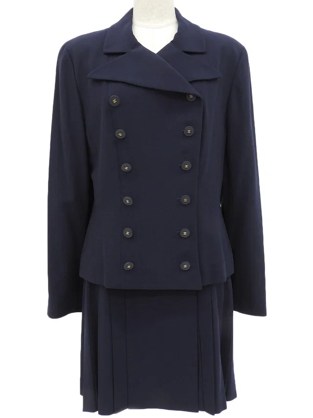 Chanel Navy Wool CC Mark Button Set in Navy Wool from VINTAGE QOO TOKYO