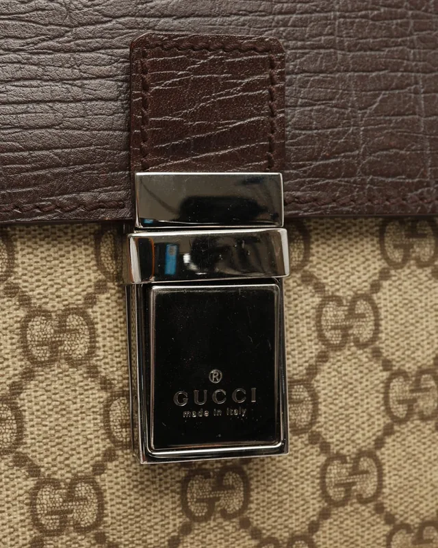 Gucci GG Clutch Bag in Canvas from A Retro Tale, photo 6 of 11