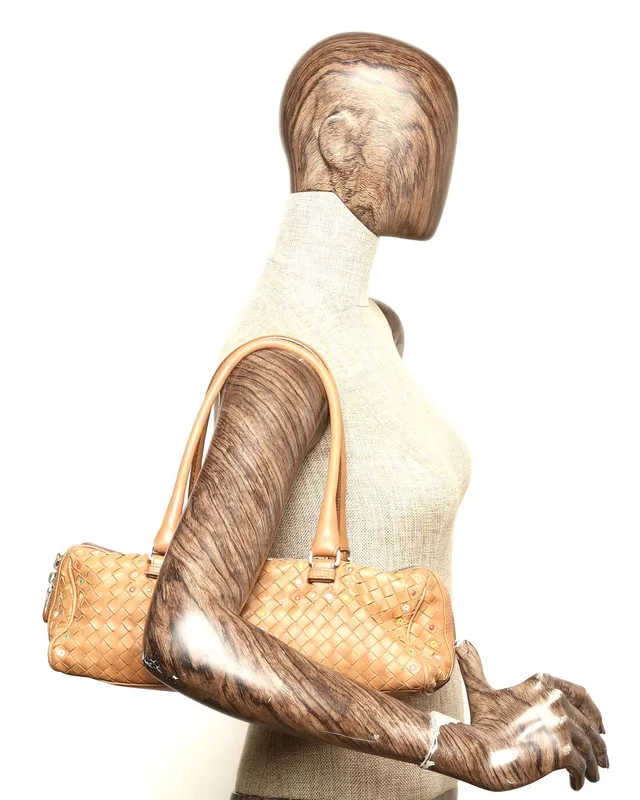 Bottega Veneta Intrecciato Montaigne Shoulder Bag in Woven leather from A Retro Tale, photo 10 of 10