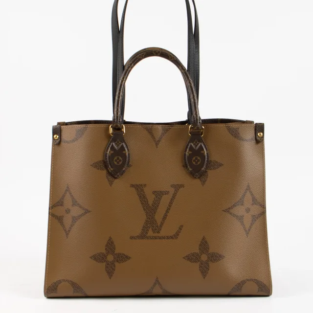 Louis Vuitton Monogram Giant Onthego MM Bag in Canvas from Labellov, photo 2 of 6