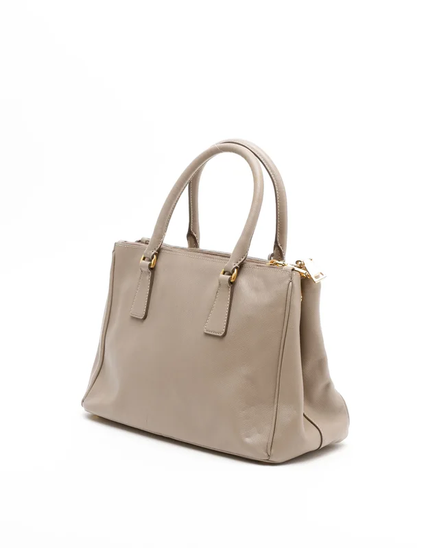 Prada Small Saffiano Lux Double-Zip Galleria Tote Bag in Saffiano leather from A Retro Tale, photo 3 of 11