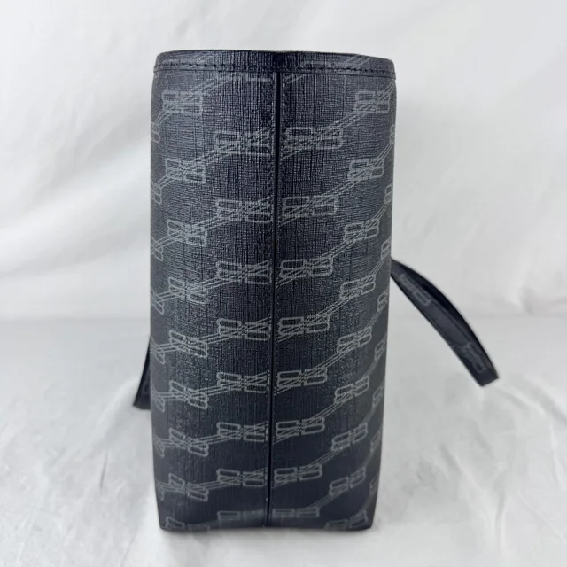 Balenciaga BB Logo Canvas Medium Tote Bag in Canvas, coated canvas, Metal from Reowned, photo 3 of 9