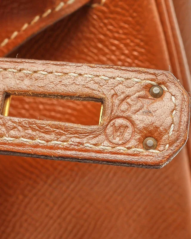 Hermès Kelly 32 Retourne Courchevel Bag in Leather from A Retro Tale, photo 9 of 10