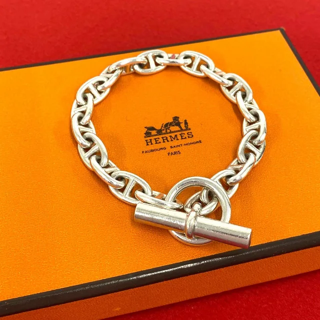 Hermès Chaine D'ancre MM 19 Links Bracelet Cursive Logo 925 Sterling Silver in Silver from The Reluxe