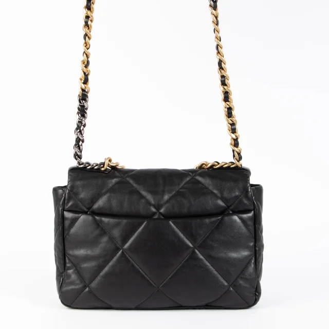 Black Large Chanel 19 Shoulder Bag in Black Leather from Labellov, photo 2 of 2