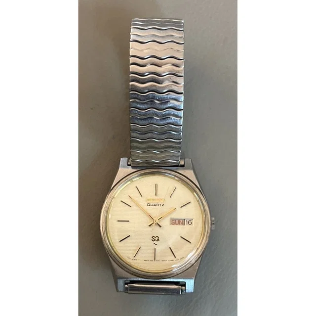 Seiko Vintage 7123-8439 Men's Wristwatch Yellow Dial Day Date *Needs Battery in yellow|red from Poshmark