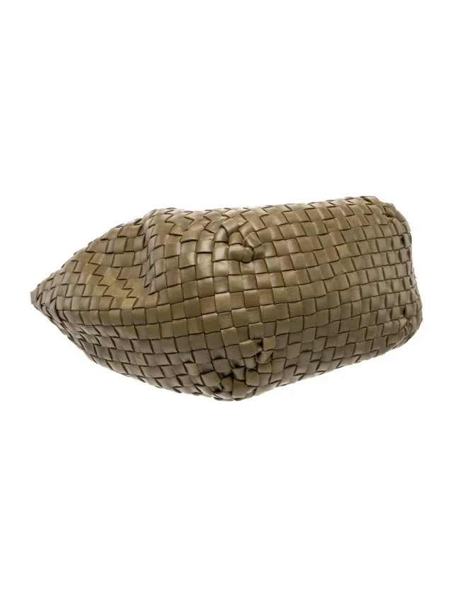 Bottega Veneta Intrecciato Hobo in green Woven leather from The RealReal, photo 5 of 6