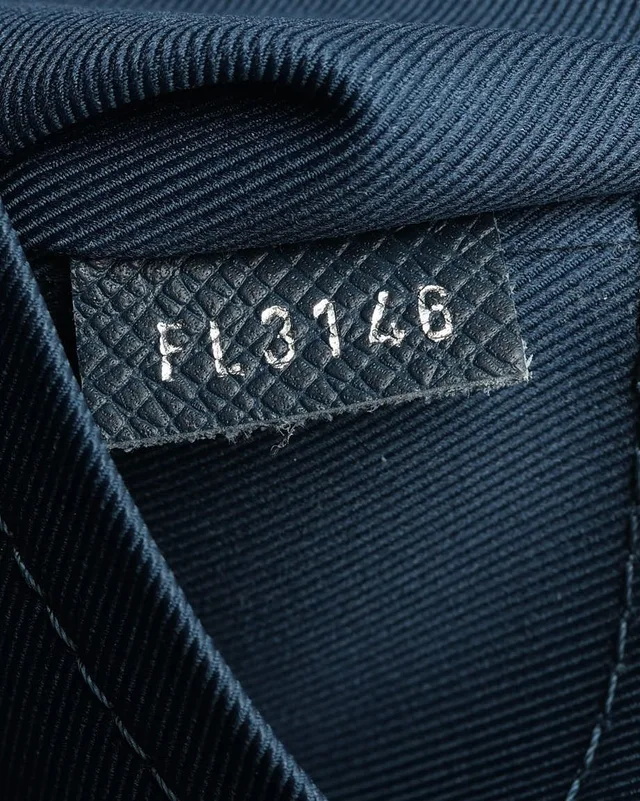 Louis Vuitton Taiga Porte-Documents Voyage PM Business Bag in Leather from A Retro Tale, photo 10 of 11