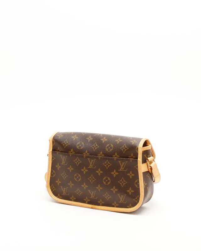 Louis Vuitton Monogram Sologne Crossbody Bag in Coated canvas from A Retro Tale, photo 3 of 10
