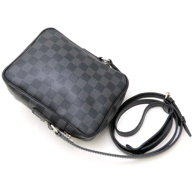 Louis Vuitton Damier Graphite Shoulder Bag in Black Canvas from LuxUness, photo 4 of 9