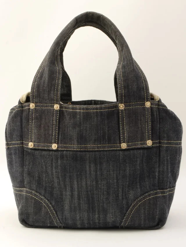 Chanel 2005-era Sparkling Denim CC Mark Stitch Handbag Indigo in Denim from VINTAGE QOO TOKYO, photo 2 of 13