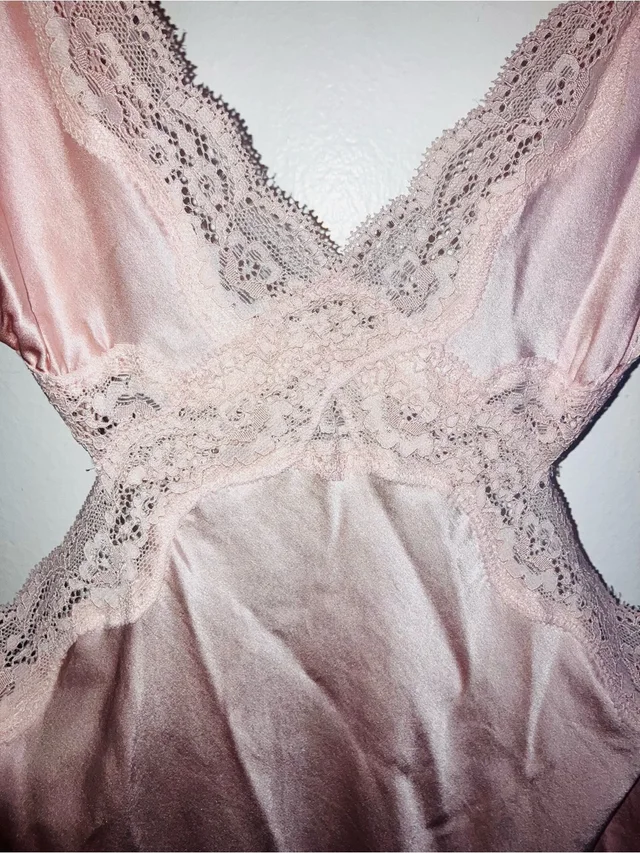 Stella McCartney Clara Whispering Pink Silk Lace-Trim Chemise in pink Silk from Poshmark, photo 9 of 13