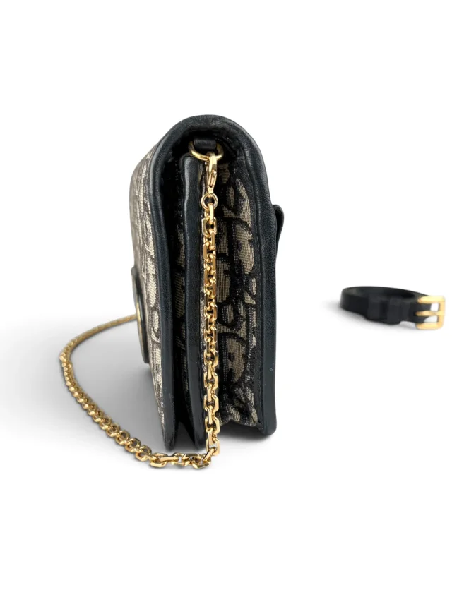 Dior Navy Oblique 30 Montaigne 2-in-1 Pouch in Navy Canvas from Season 2 Consign, photo 2 of 10