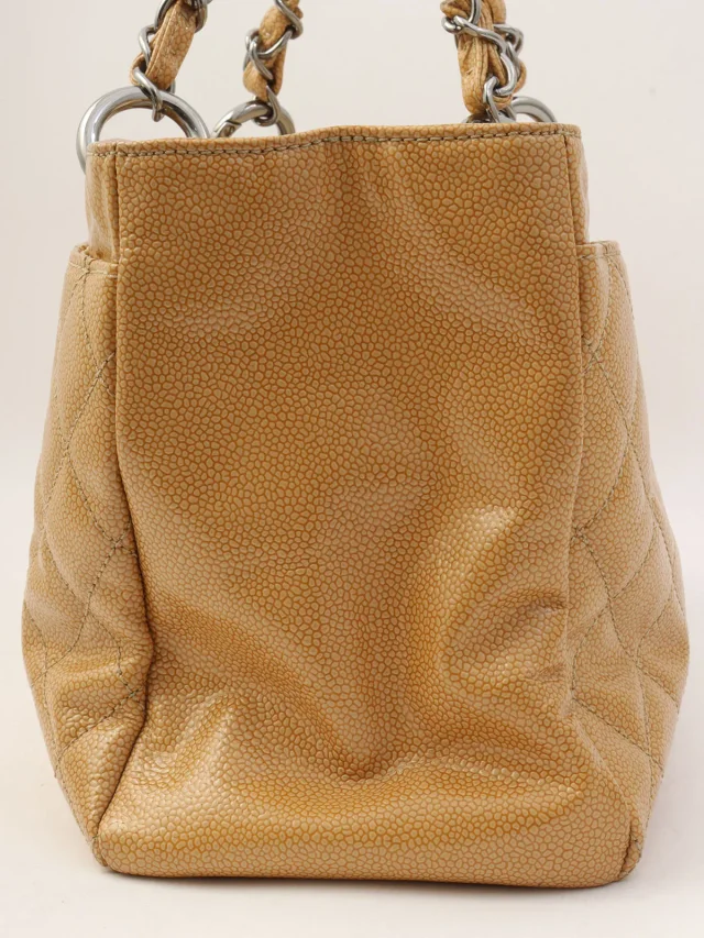 Chanel Caviar Skin 2.55 Chain Tote Bag, Beige, circa 2005 in Beige Caviar leather from VINTAGE QOO TOKYO, photo 3 of 16