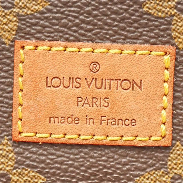 Louis Vuitton Monogram Saumur 30 Bag in Coated canvas from A Retro Tale, photo 8 of 10