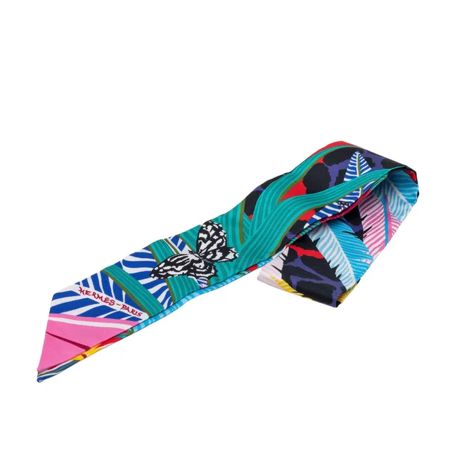 Green Hermès Jaguar Quetzal Silk Twilly Scarf Scarves in Green Silk from Designer Revival