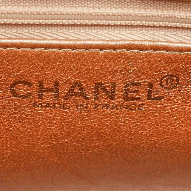 Chanel CC Medallion Tote Bag in Leather from A Retro Tale, photo 8 of 10