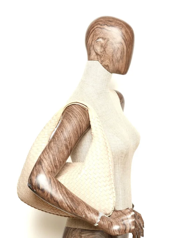 Bottega Veneta Small Intrecciato Hobo Bag in Woven leather from A Retro Tale, photo 10 of 10