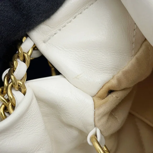 Chanel CHANEL22 ChainShoulder WhiteAS3980 Shiny Calf Leather Size Mini in Calfskin from GALLERY RARE, photo 5 of 18