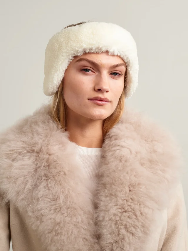 YVES SALOMON Shearling earmuffs in White, photo 2 of 2 from NET-A-PORTER (Canada)