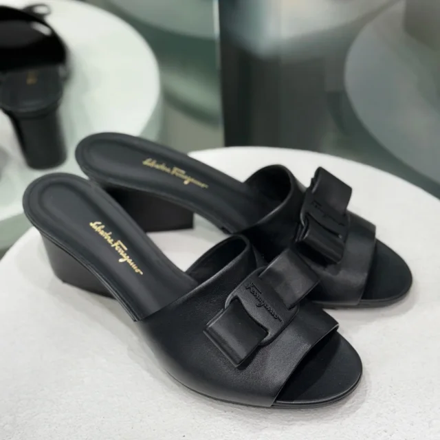 Ferragamo Bow Wedge Sandals Sz 41.5 in Black Leather from Revivre