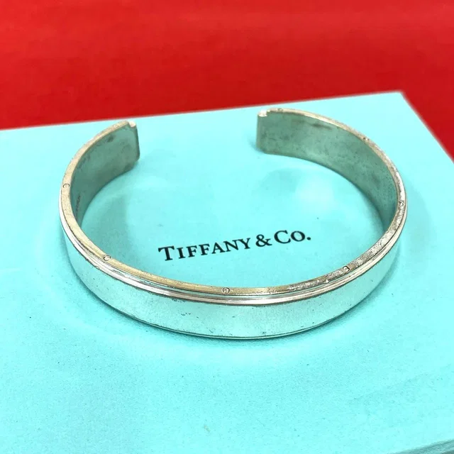 Tiffany & Co. Vintage Heavy Plain Bangle 925 Sterling Silver Bracelet in Silver from The Reluxe