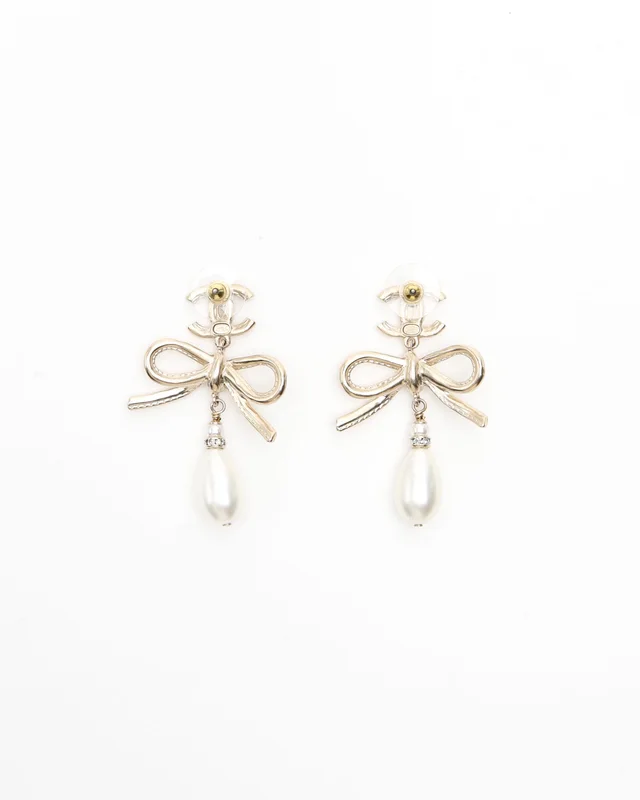 Chanel Coco Mark Ribbon Pearl Dangling Earrings from A Retro Tale, photo 2 of 3