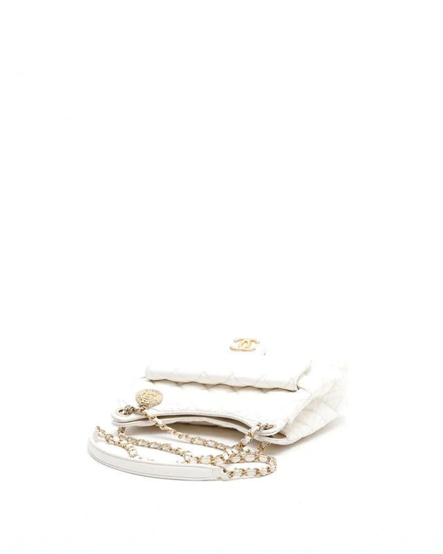 Chanel Medium Wavy CC Bag in Leather from A Retro Tale, photo 4 of 13