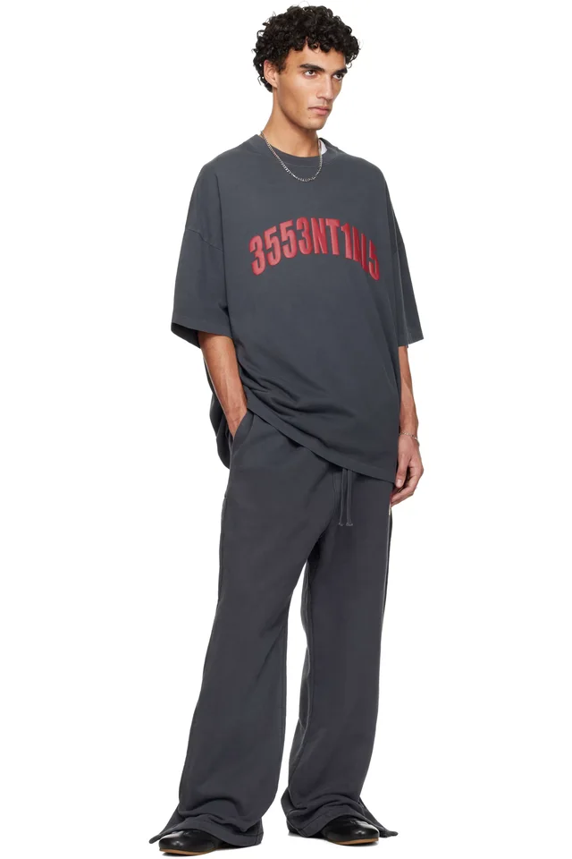 Fear of God ESSENTIALS Gray Holiday 'Chicago' 90s T-shirt, photo 4 of 4 from SSENSE