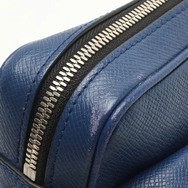 Louis Vuitton Taiga Outdoor Messenger PM Bag in Coated canvas from A Retro Tale, photo 6 of 8