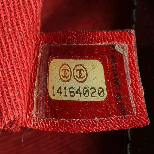 Chanel Mademoiselle Bowling Patent Bag in Patent leather from A Retro Tale, photo 8 of 10