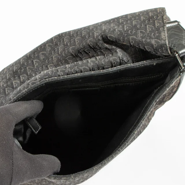 Dior Brown Trotter Street Chic Messenger Bag in Brown from Labellov, photo 5 of 7