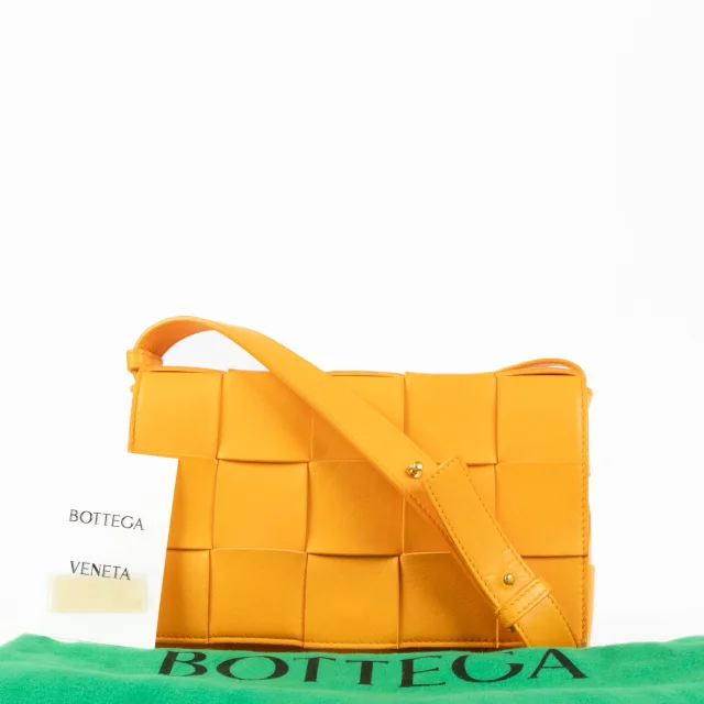 Bottega Veneta Tangerine Cassette Crossbody Bag in Woven leather from Labellov, photo 2 of 6