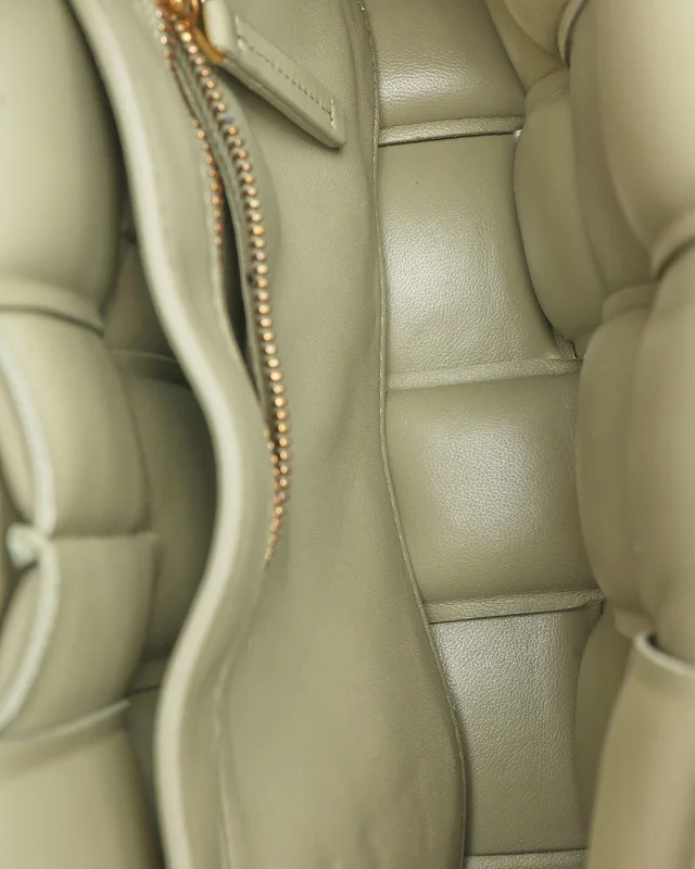 Bottega Veneta Padded Cassette Bag in Woven leather from A Retro Tale, photo 9 of 10