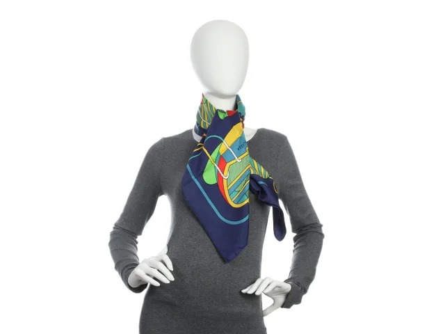 Hermès Thalassa Silk Scarf 90cm in Silk from Ann's Fabulous Finds, photo 6 of 6