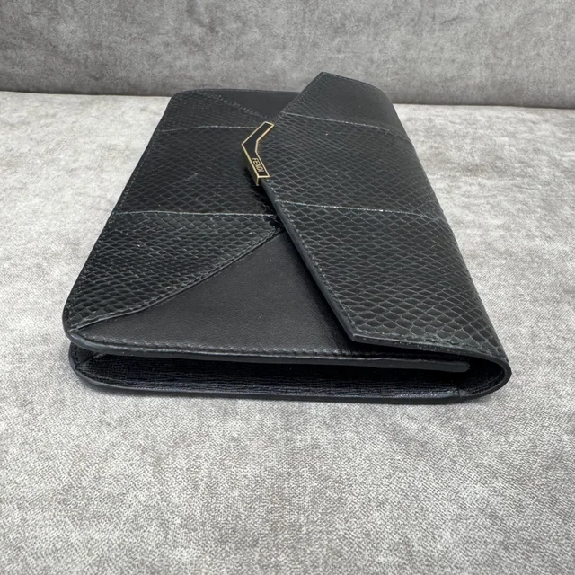 Fendi 2Jours Small Black Envelope Clutch Bag in Black calfskin, Metal, smooth calfskin from Reowned, photo 7 of 9