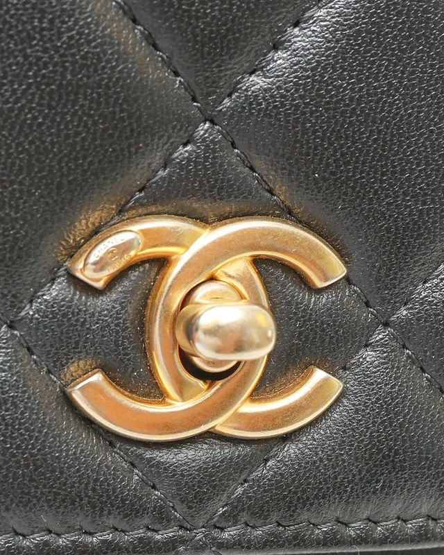 Chanel Pearl Crown Wallet On Chain Bag in Leather from A Retro Tale, photo 7 of 10