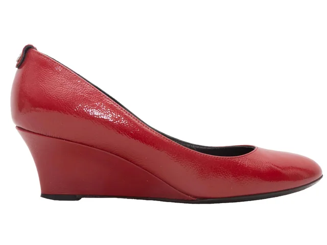 Vintage Red Gucci Patent Wedge Pumps Size 35 in Red Patent leather from Designer Revival