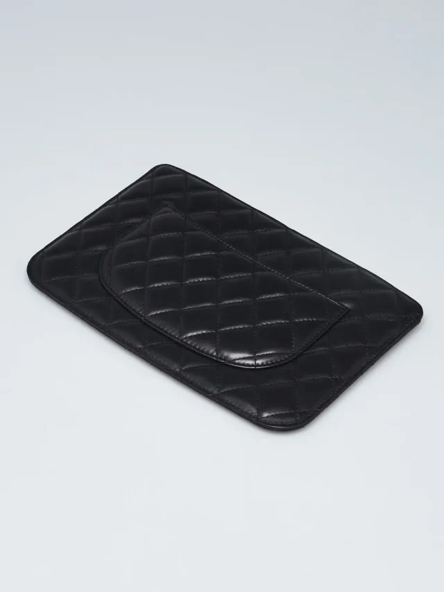 Chanel Black Quilted Lambskin Leather Small CC Ipad Mini Pouch in Black Lambskin from Yoogis, photo 3 of 7